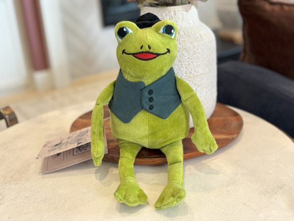 frog_plushie_front
